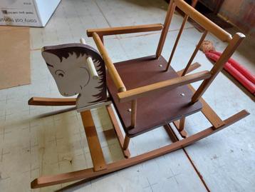 Vintage schommelpaardje beschikbaar voor biedingen