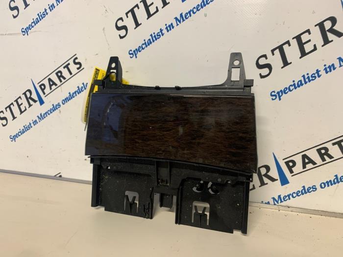 Asbak voor van een Mercedes C-Klasse, Auto-onderdelen, Interieur en Bekleding, Mercedes-Benz, Gebruikt, 3 maanden garantie, Ophalen of Verzenden