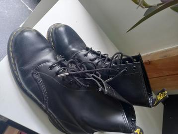Doc Martens noires 40/41 beschikbaar voor biedingen