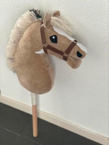 Gave fjord stokpaard hobbyhorse. Halster en stok inclusief.