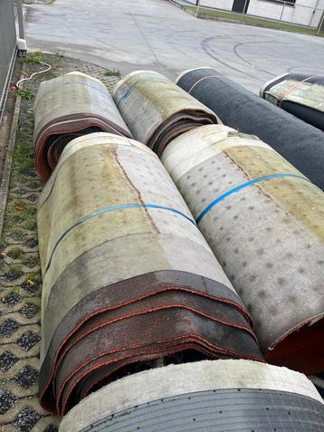 Gebruikt kunstgras van hockey waterveld 1,5x45m beschikbaar voor biedingen