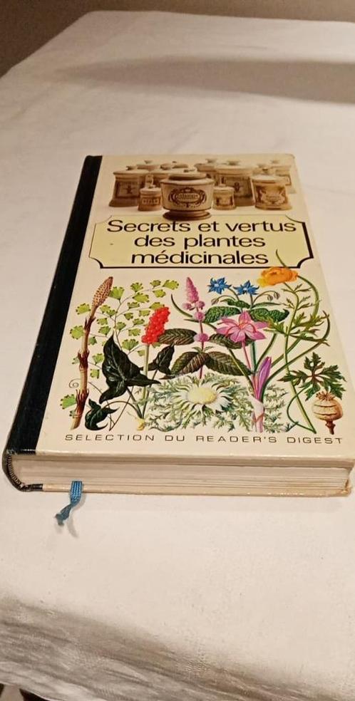 livre Secrets et vertus des plantes médicinales, Livres, Maison & Jardinage, Utilisé, Jardinage et Plantes de jardin, Enlèvement ou Envoi