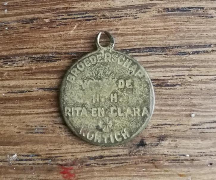 medaillon, medalie Rita & Clara van Kontich scapulier, Verzamelen, Religie, Gebruikt, Christendom | Katholiek, Sieraad, Ophalen of Verzenden