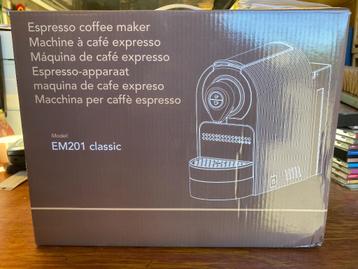 Cafetière expresso EM201 classic, Neuf, Machine à espresso, Réservoir d'eau amovible, Enlèvement ou Envoi