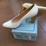Witte pumps, Ophalen, Pumps, Wit, Voltan