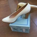 Witte pumps, Vêtements | Femmes, Chaussures, Escarpins, Voltan, Comme neuf, Enlèvement