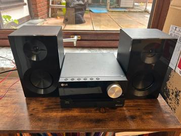 Radio, cd,.. bluetooth, LG, GRATIS beschikbaar voor biedingen