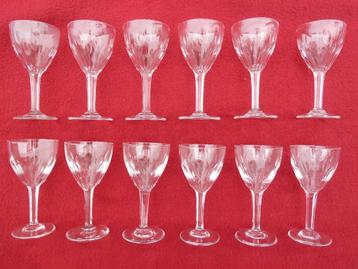 12 verres en cristal (Val Saint-Lambert) beschikbaar voor biedingen