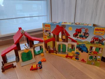 Speelgoedboerderij beschikbaar voor biedingen