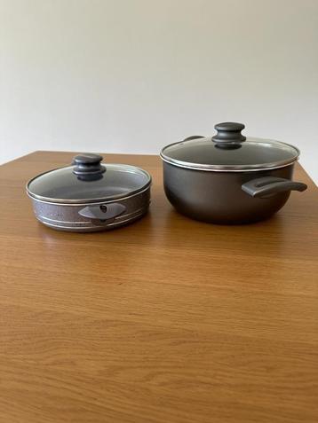 2 Cooking Pots