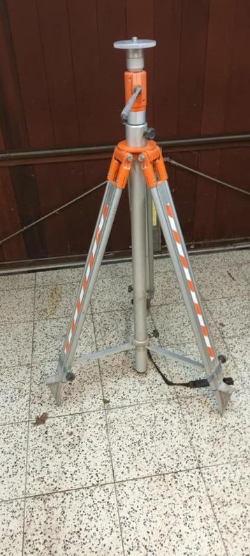 laserstatief beschikbaar voor biedingen