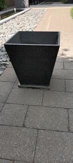 PLANTENBAK IN ZWARTE GRANIET, Ophalen, Zo goed als nieuw