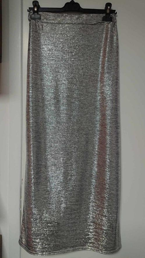Zilverkleurige lange rok, Kleding | Dames, Rokken, Zo goed als nieuw, Grijs, Onder de knie, Ophalen of Verzenden