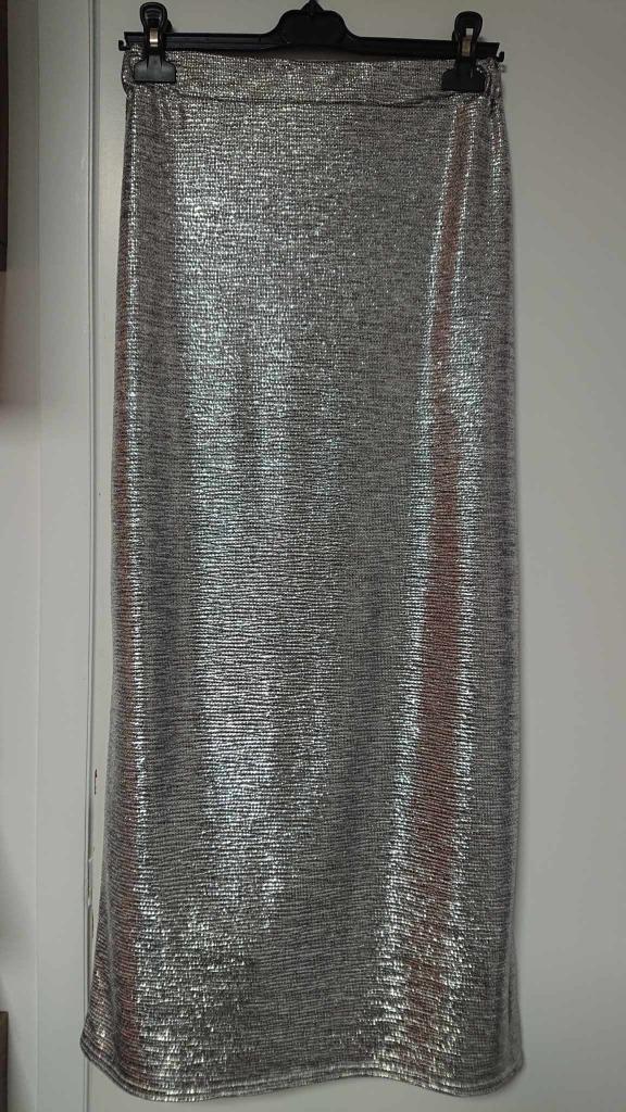 Zilverkleurige lange rok, Kleding | Dames, Rokken, Zo goed als nieuw, Grijs, Onder de knie, Ophalen of Verzenden
