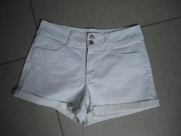 Nieuwe C&A witte jeansshort, dames/meisjes. mt 40  beschikbaar voor biedingen