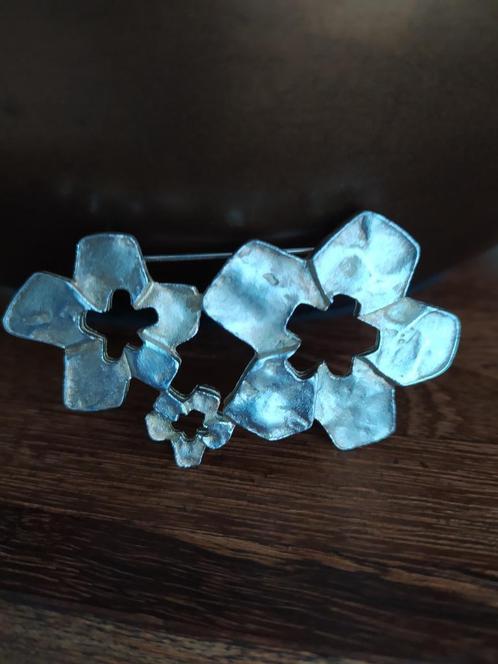 Bere hertenbroche voor Laurent Perrier, Handtassen en Accessoires, Broches, Zo goed als nieuw, Overige materialen, Zilver, 4 tot 7 cm