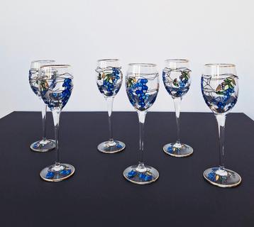 Zes elegante vintage glazen Tiffany-stijl wijn/port beschikbaar voor biedingen