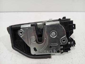 PORTIERVANGER CV ELEKTR. LINKS ACHTER BMW 1 serie (F20) beschikbaar voor biedingen