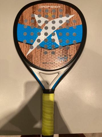 Dropshot padel racket beschikbaar voor biedingen