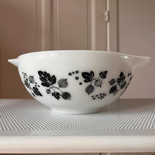 Vintage Pyrex kom White Gooseberry Cinderella 443, Antiek en Kunst, Antiek | Servies los, Ophalen of Verzenden