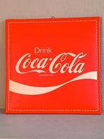 Reclamebord in kunstleer, Coca Cola, Verzamelen, Ophalen of Verzenden, Reclamebord