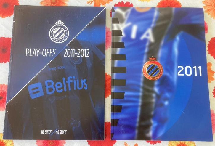 CLUB BRUGGE:  Jaarboek 2011, & Play-Off boek 2011/2012, Livres, Livres de sport, Comme neuf, Autres sports, Enlèvement