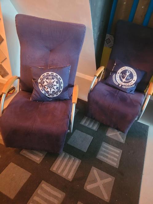 .Twee verstelbare lounge stoelen – donkerpaars, comfortabel, Huis en Inrichting, Stoelen, Zo goed als nieuw, Twee, Stof, Ophalen