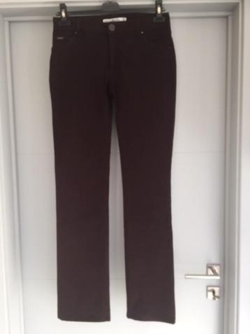 Broek straight maat 36 / donker bruin ( low waist ) beschikbaar voor biedingen
