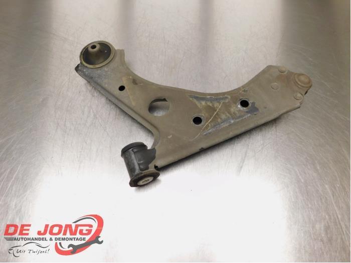 Bras de suspension avant droit d'un Opel Corsa, Autos : Pièces & Accessoires, Suspension & Châssis, Opel, Utilisé, 3 mois de garantie