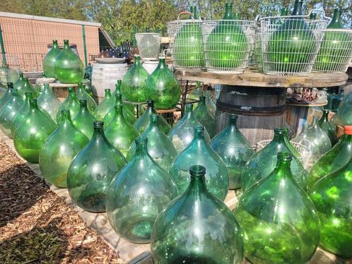 Très large choix de bouteilles de décoration de vin en verre, Jardin & Terrasse, Vases de jardin, Comme neuf, Enlèvement ou Envoi