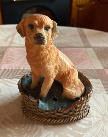 Blaffend,stenen hondje met sensor 14/10.5 cm beschikbaar voor biedingen