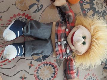 Handpop living puppets beschikbaar voor biedingen