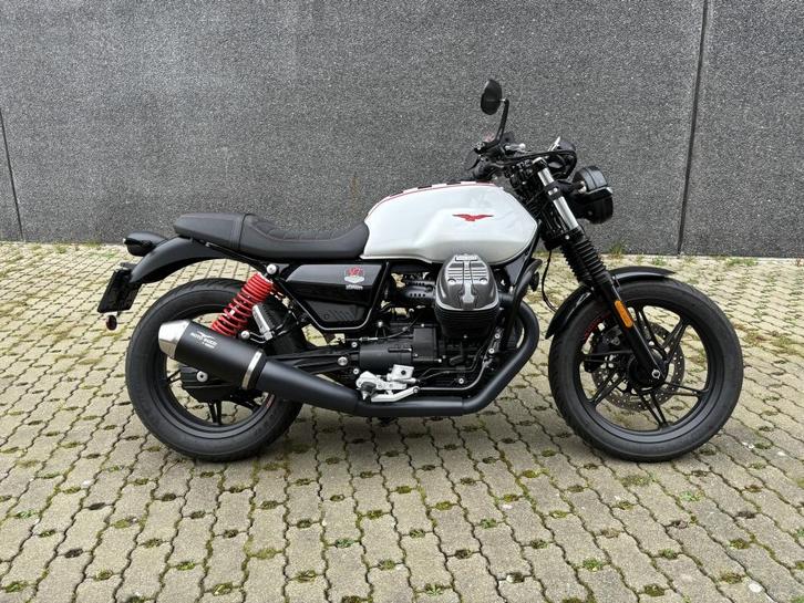 Moto Guzzi Naked V7 Stone Ten (bj 2024), Motoren, Motoren | Moto Guzzi, Bedrijf, Overig, meer dan 35 kW, ABS