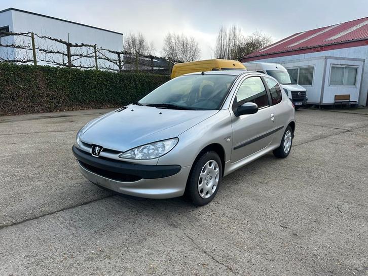 Peugeot 206 1.1i Garantie, Autos, Peugeot, Entreprise, Achat, Essence, Euro 4, Berline, 3 portes, Boîte manuelle, Argent ou Gris