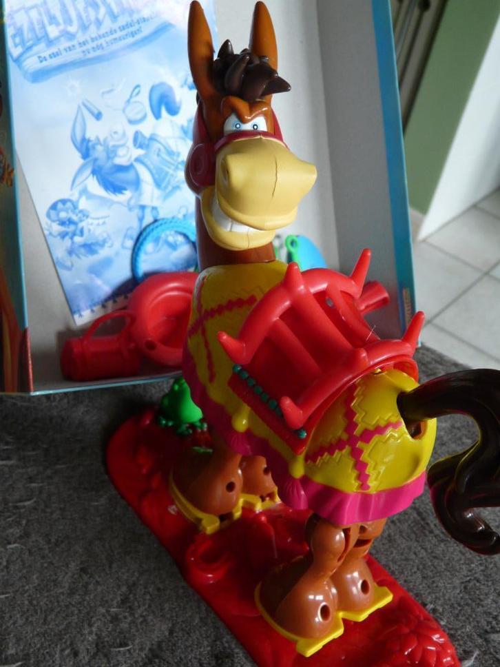 MB gezelschapspel " Ezeltje strek je", Hobby en Vrije tijd, Gezelschapsspellen | Bordspellen, Gebruikt, Drie of vier spelers, Ophalen