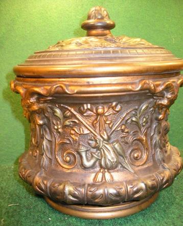 OUDE TERRACOTTA TABAKSKRUIK/RAMKOPPEN beschikbaar voor biedingen