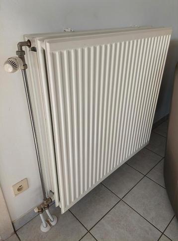 Radiator 90 x 90 x 16cm beschikbaar voor biedingen