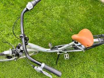 Damesfiets 28 inch beschikbaar voor biedingen