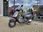 Action de la Vespa GTS 300 Destock, Motos, Motos | Piaggio, 300 cm³, Scooter, Entreprise, 12 à 35 kW