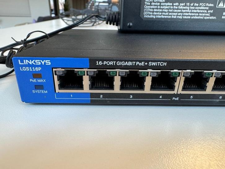 Linksys LGS116P – 16-Port Gigabit PoE+ Switch (met voeding), Computers en Software, Netwerk switches, Zo goed als nieuw, Ophalen of Verzenden