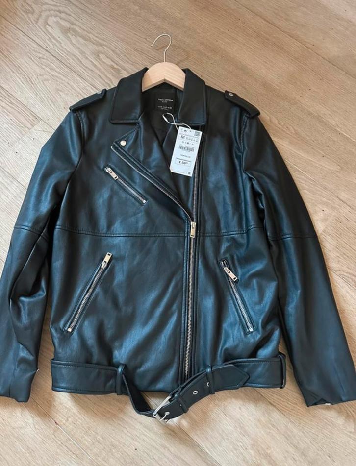 Zwarte biker jas M - nieuw met prijskaartje, Kleding | Dames, Jassen | Winter, Nieuw, Maat 38/40 (M), Zwart, Ophalen of Verzenden