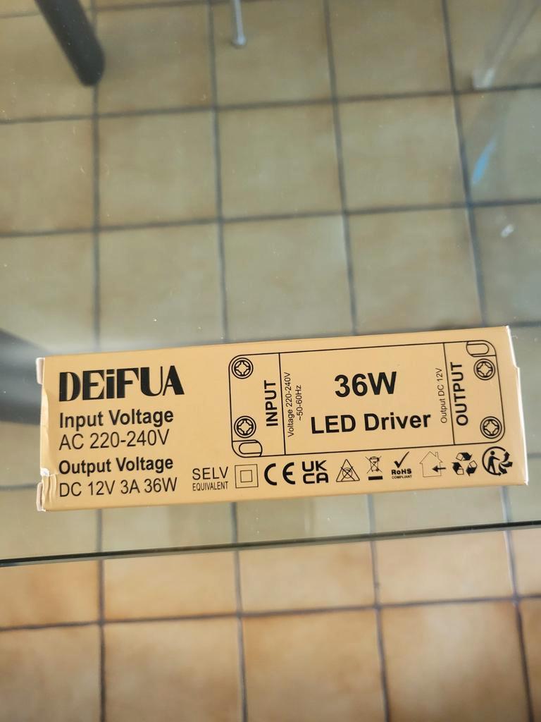 DEIFUA Transformateur LED 12V 36W Driver, AC 220V-240V vers DC 12V 3000mA  Transfo, Lot de 1, Mini Adaptateur d'alimentation, Convient pour piloter  des Ampoules LED MR11 G4 MR16 GU5.3, des Bandes LED 