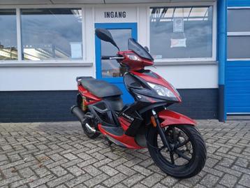 OPKNAPPER: Kymco super 8 scooter B-klasse ( Nederland ) 4tak beschikbaar voor biedingen