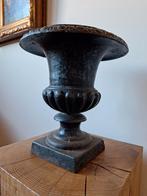 Vase en fonte française, Enlèvement