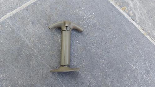 Jeep Willys/Ford mudguard to hood keeper, Verzamelen, Militaria | Tweede Wereldoorlog, Landmacht, Overige typen, Ophalen of Verzenden
