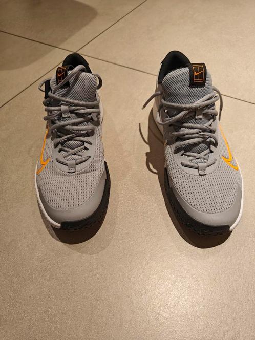 Nike Vapor Lite 2 Heren HC maat 45, Sport en Fitness, Tennis, Nieuw, Nike, Ophalen
