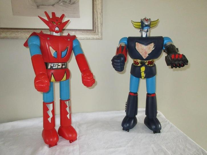 GOLDORAK figurine figuren 60 CM hoog en op wieltjes, Verzamelen, Stripfiguren, Ophalen