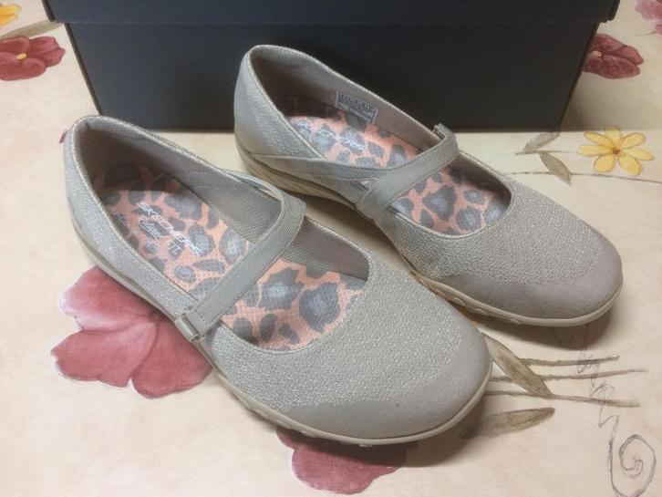 Beige ballerina schoenen van SKECHERS maat 39, Kleding | Dames, Schoenen, Zo goed als nieuw, Ballerina's, Beige, Ophalen of Verzenden
