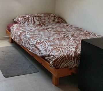 Twijfelaar bed beschikbaar voor biedingen