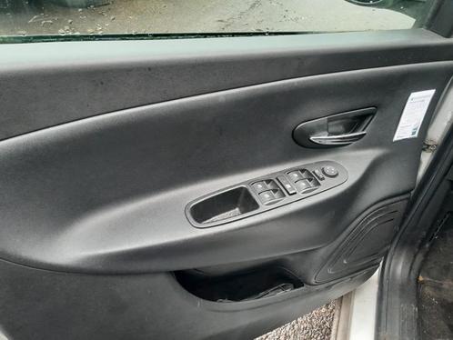 PORTIERBEKLEDING LINKS VOOR Lancia Ypsilon (312) (01-2011/-), Auto-onderdelen, Interieur en Bekleding, Lancia, Gebruikt